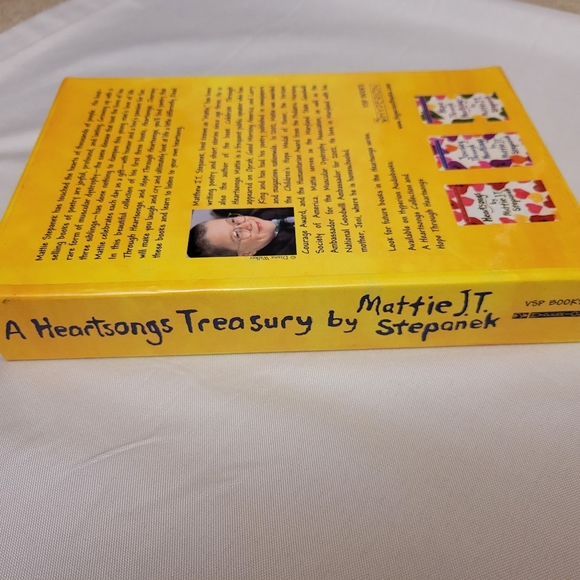 Books set: A Heartsongs Treasury Hardback #1 New York Times Best Seller - Picture 3 of 9